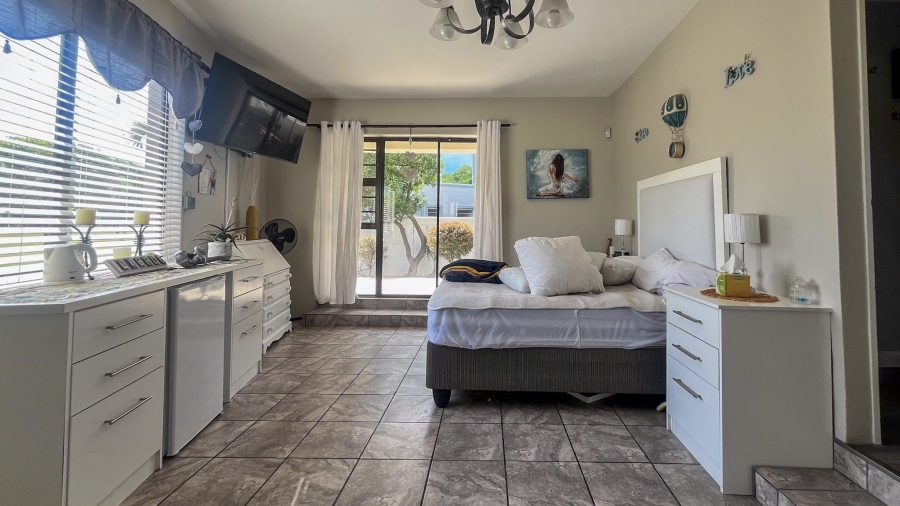 To Let 4 Bedroom Property for Rent in Country Club Western Cape